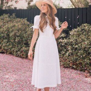 BRAND NEW Gal Meets Glam White Dress with Flower Embroidery (NWOT)